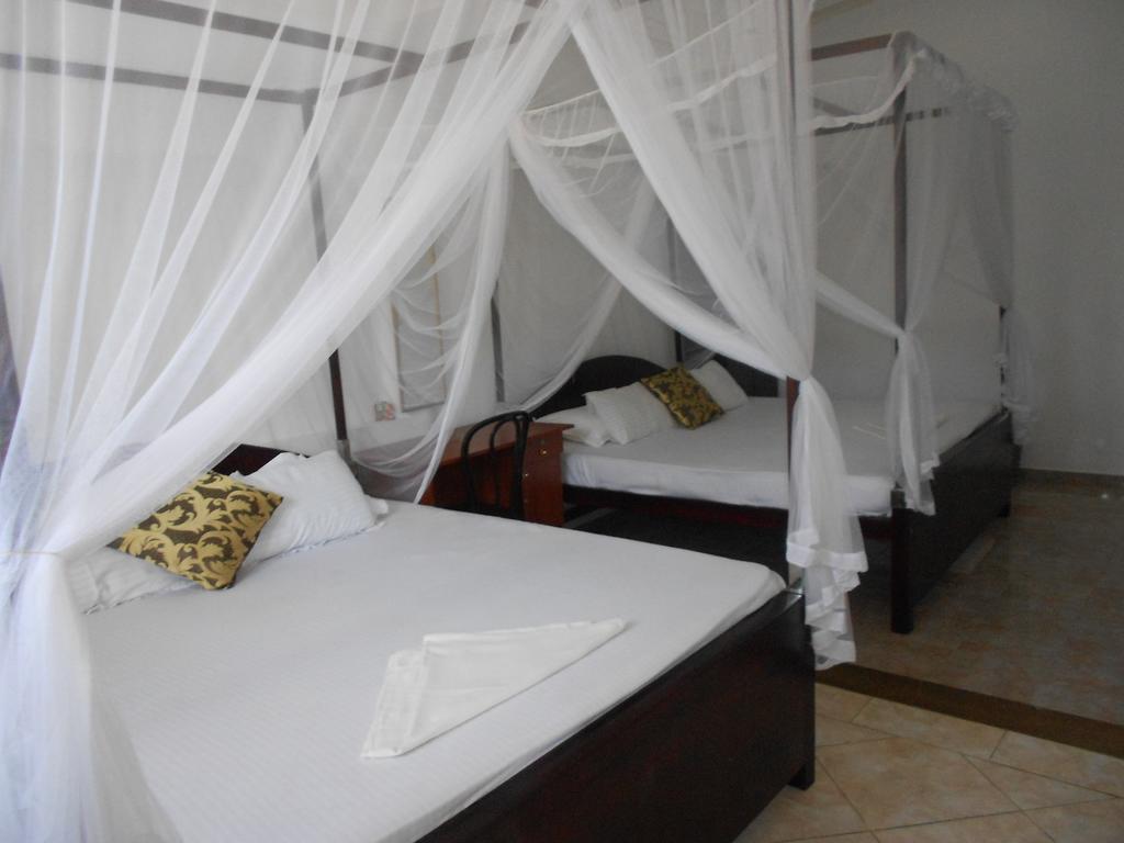 Wijenayake'S - Beach Haven Guest House - Galle Fort Szoba fotó