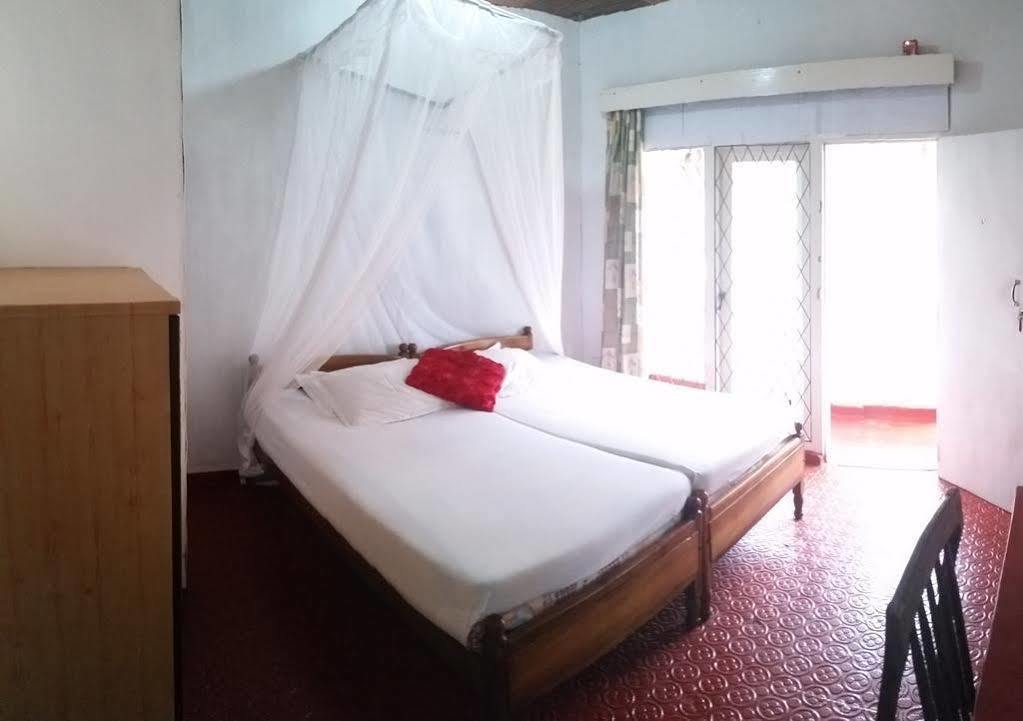 Wijenayake'S - Beach Haven Guest House - Galle Fort Kültér fotó