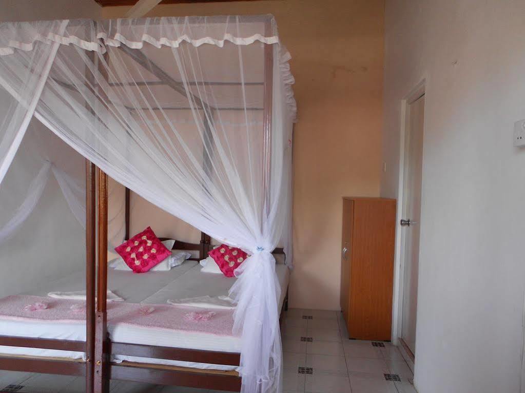 Wijenayake'S - Beach Haven Guest House - Galle Fort Kültér fotó