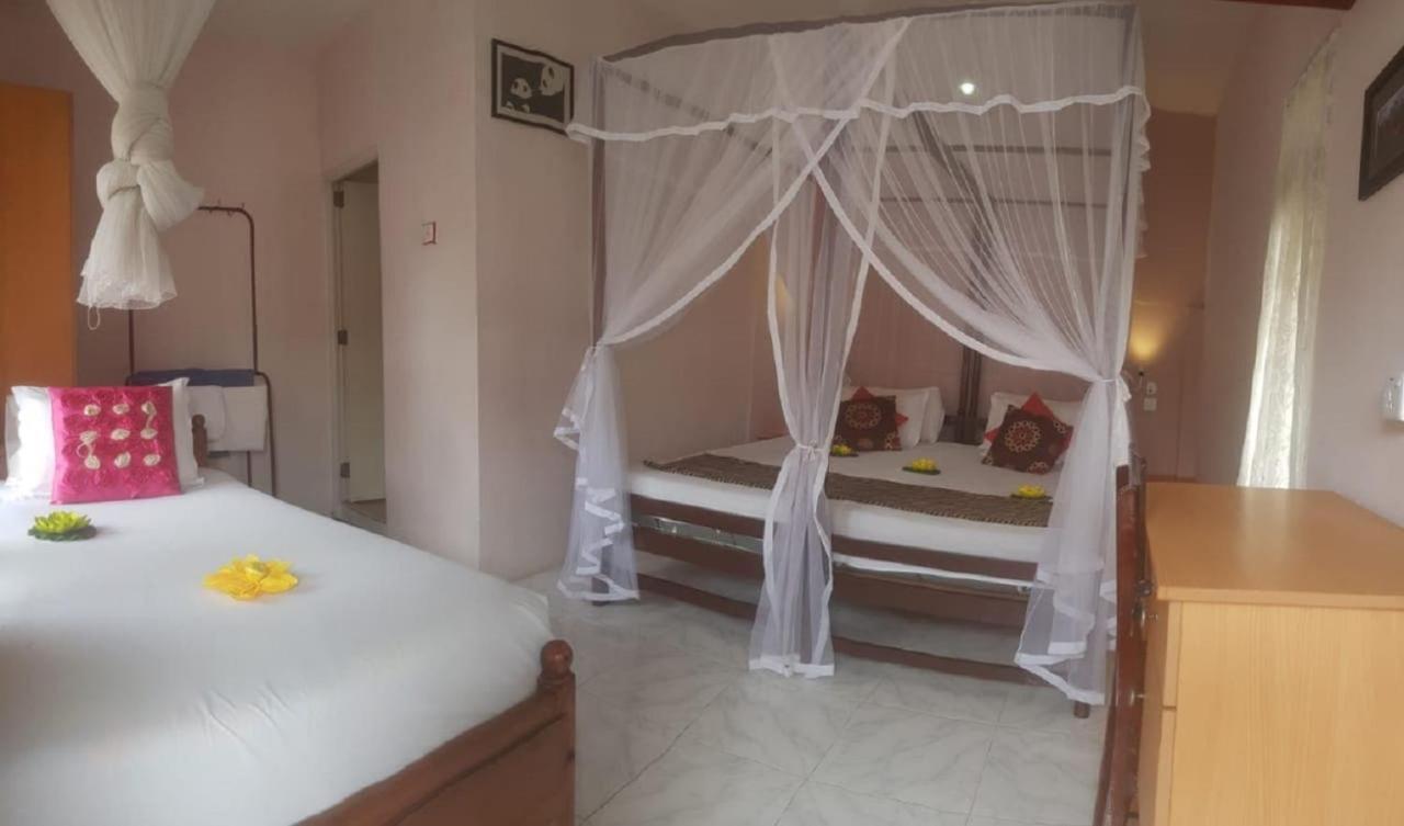 Wijenayake'S - Beach Haven Guest House - Galle Fort Kültér fotó